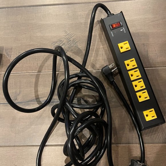 Utilitech UTPB2135 Relocatable Power Tab 6 Outlet 1150 Surge Protector - Picture 1 of 4